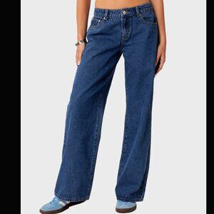 EDIKTED Raelynn Dark Washed Low Rise Jeans